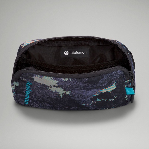 Lululemon Mini Belt Bag NWT - Picture 8 of 9